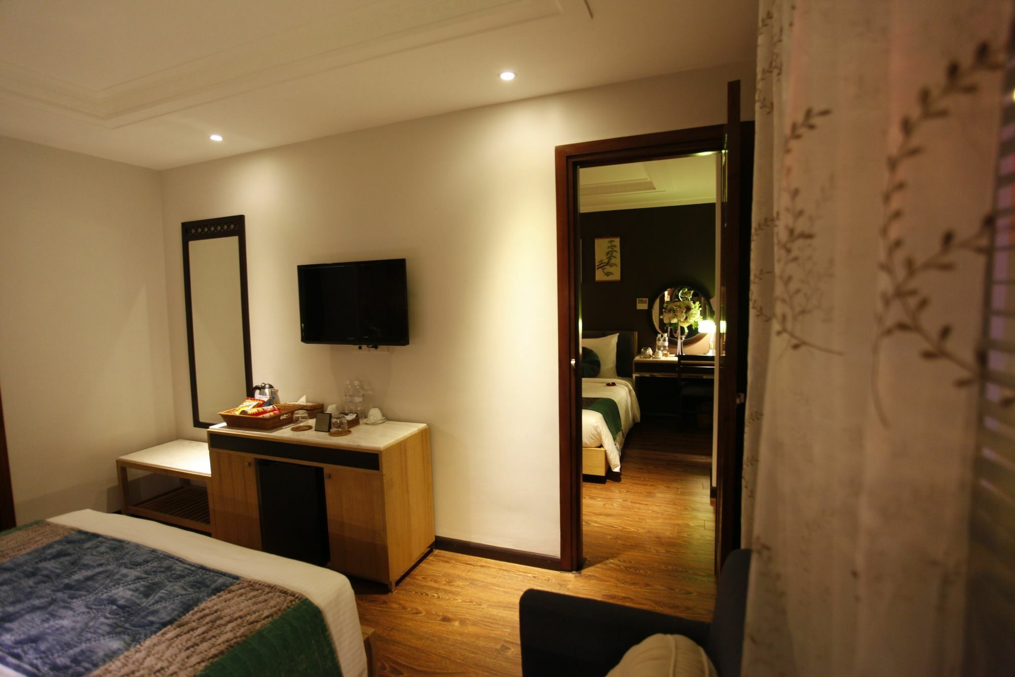 Essence Palace