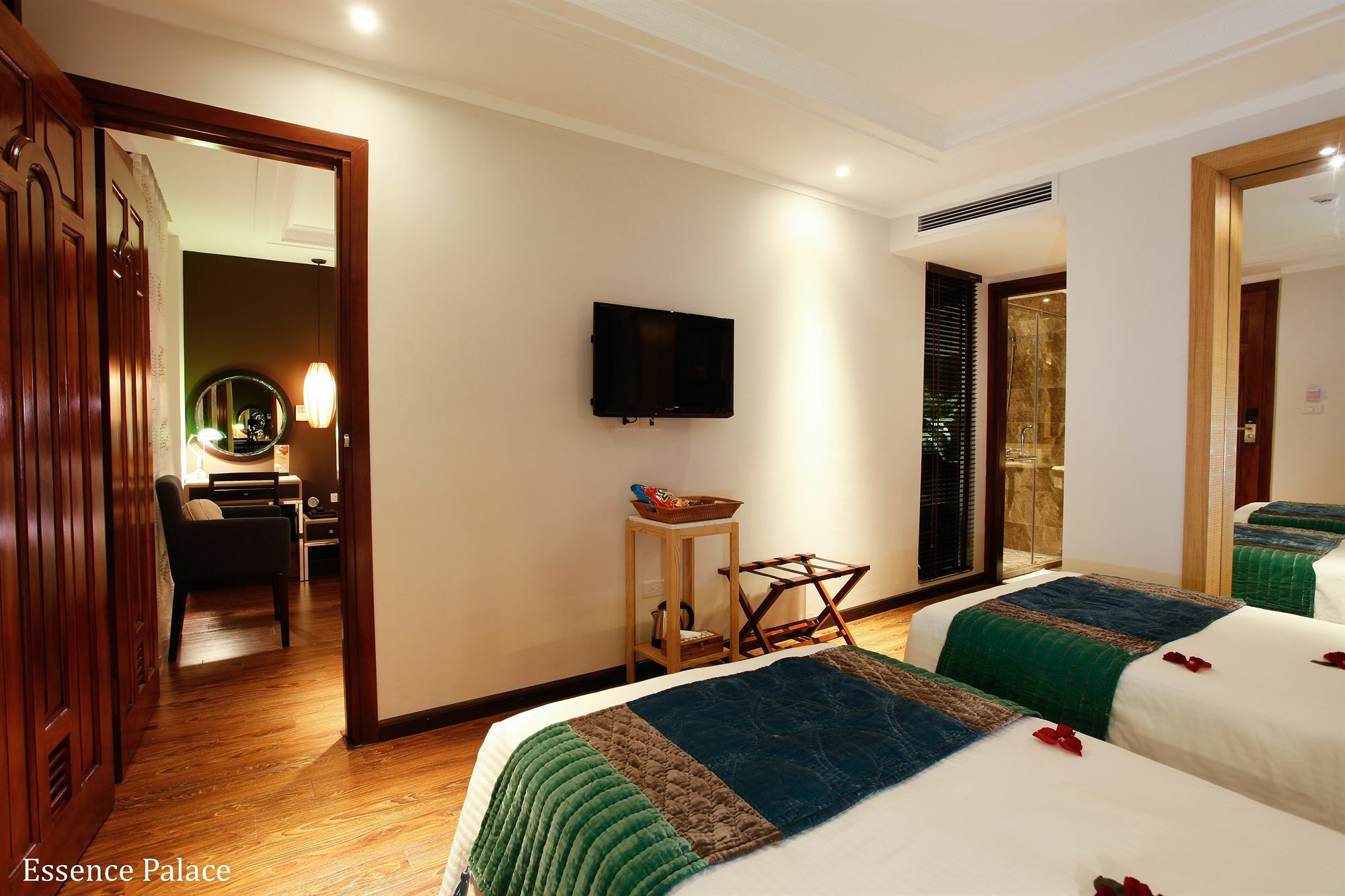 Hotel Essence Palace
