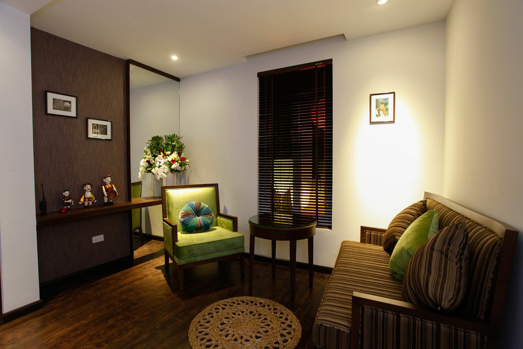 Essence Palace 3*