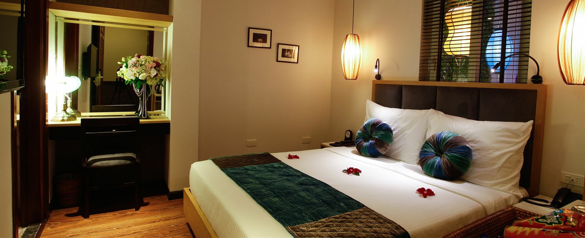 Hotel Essence Palace