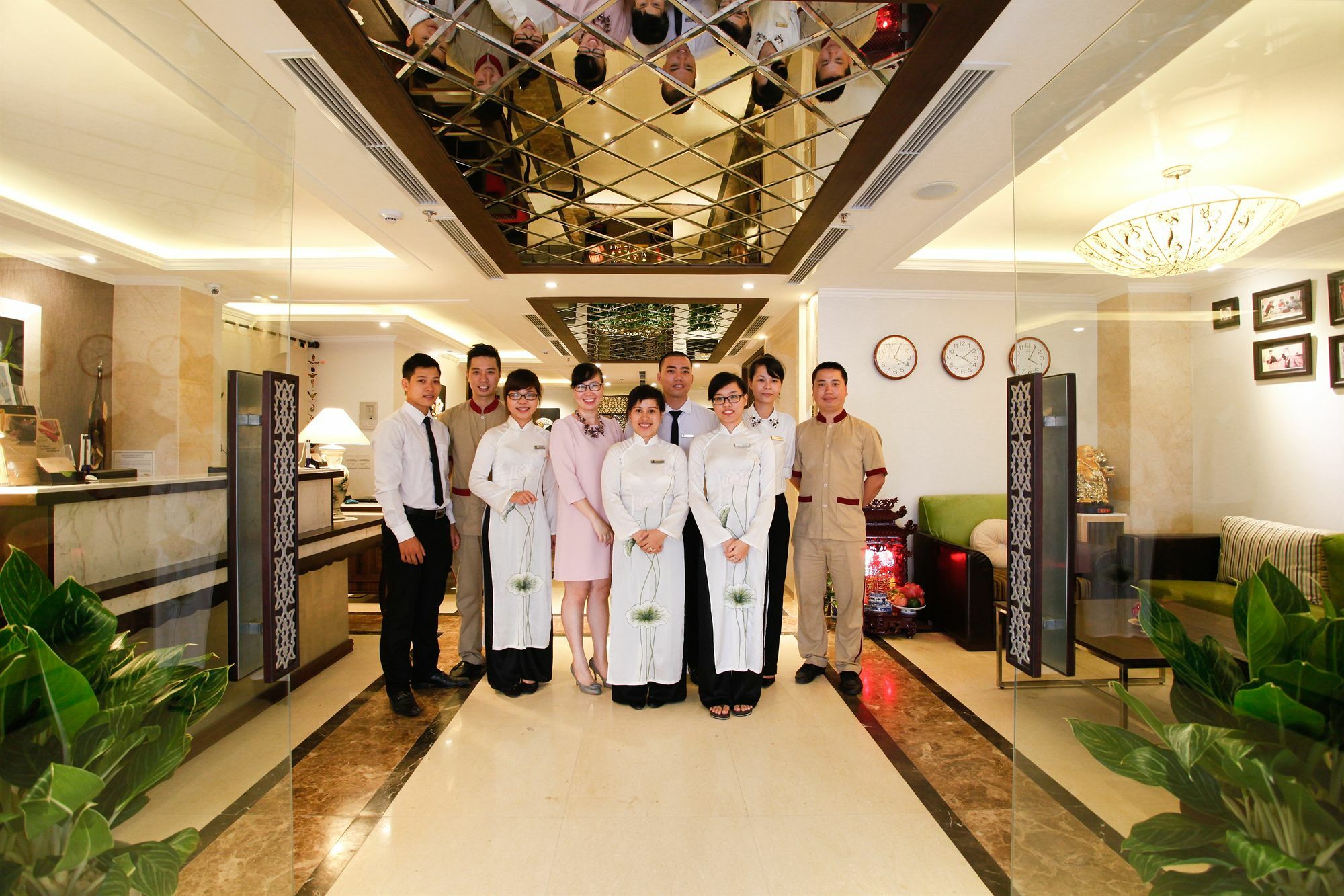 Essence Palace Khách sạn