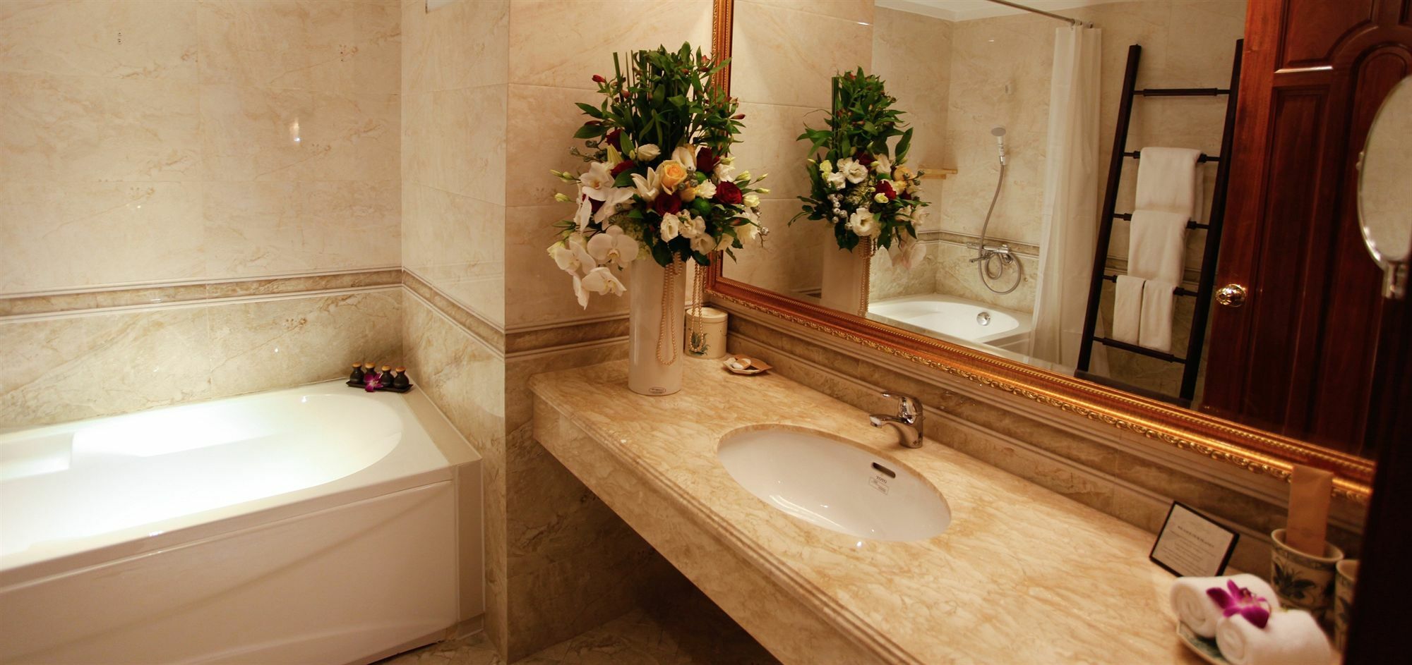 Hotel Essence Palace Hanoi