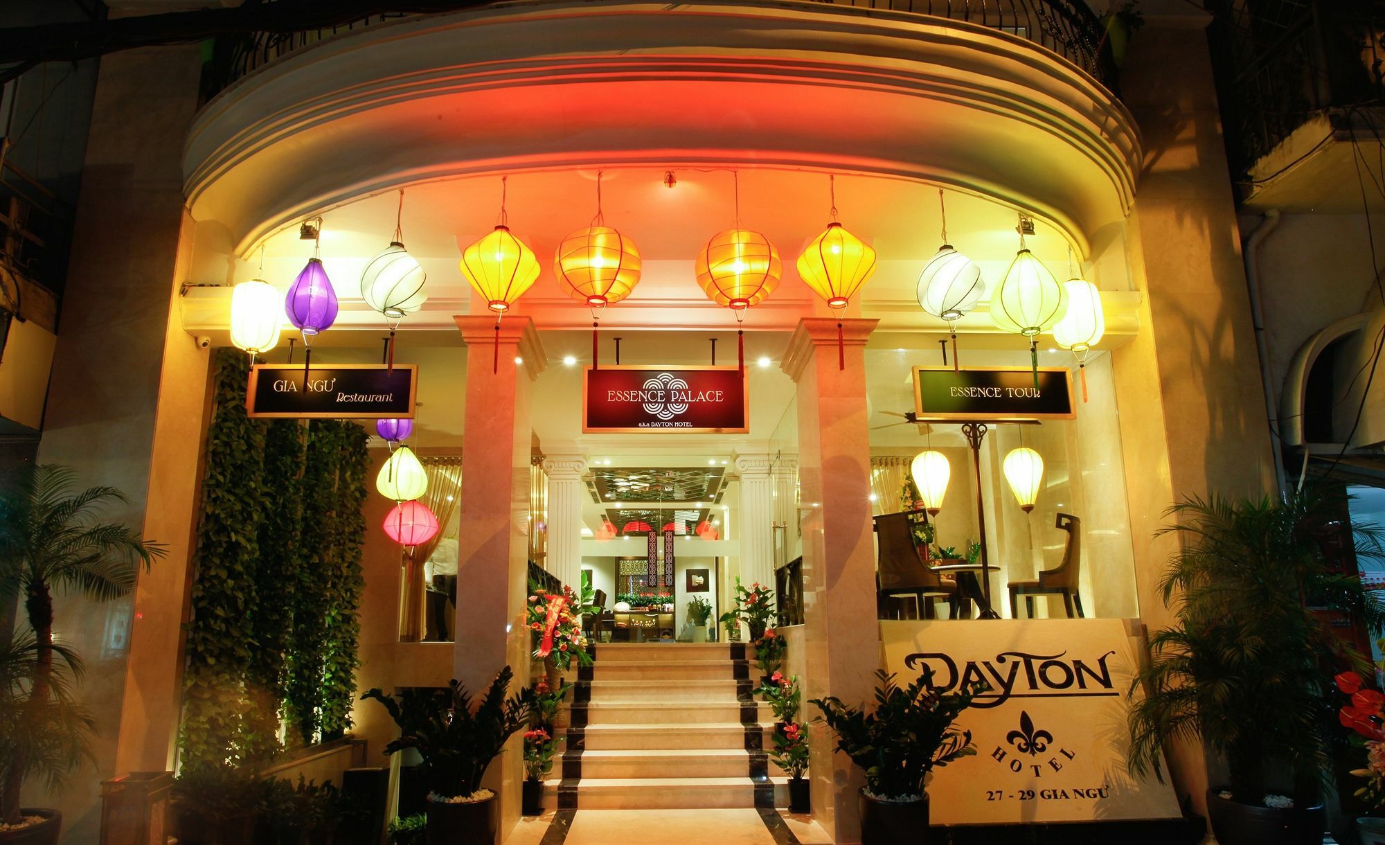 Essence Palace Khách sạn