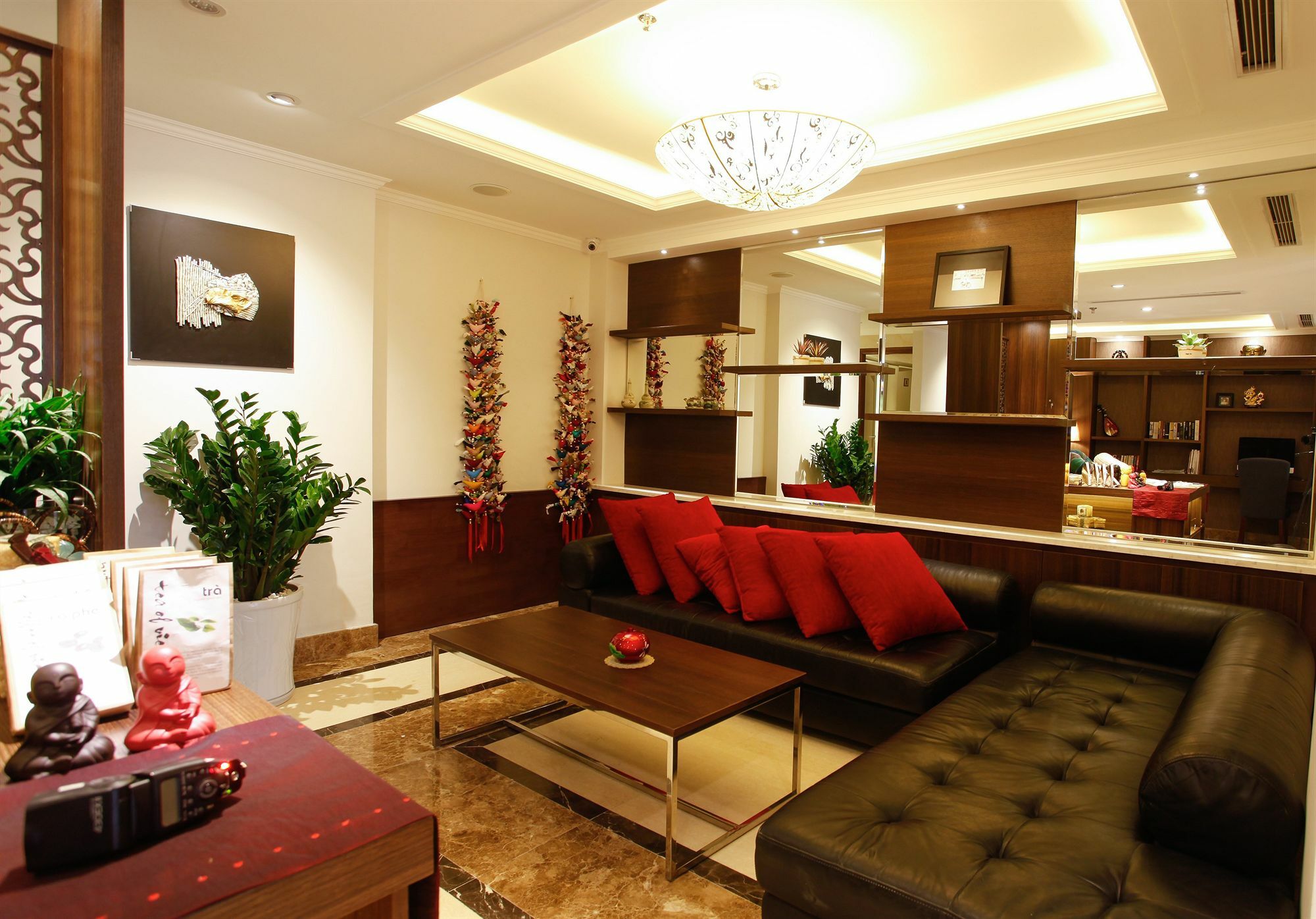 Essence Palace Khách sạn