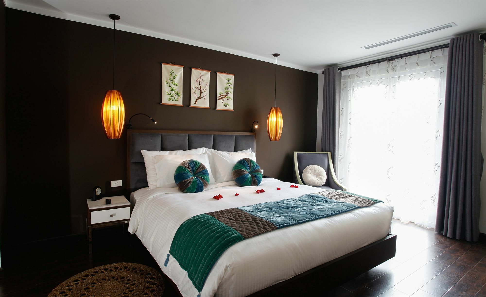 Essence Palace Khách sạn 3*