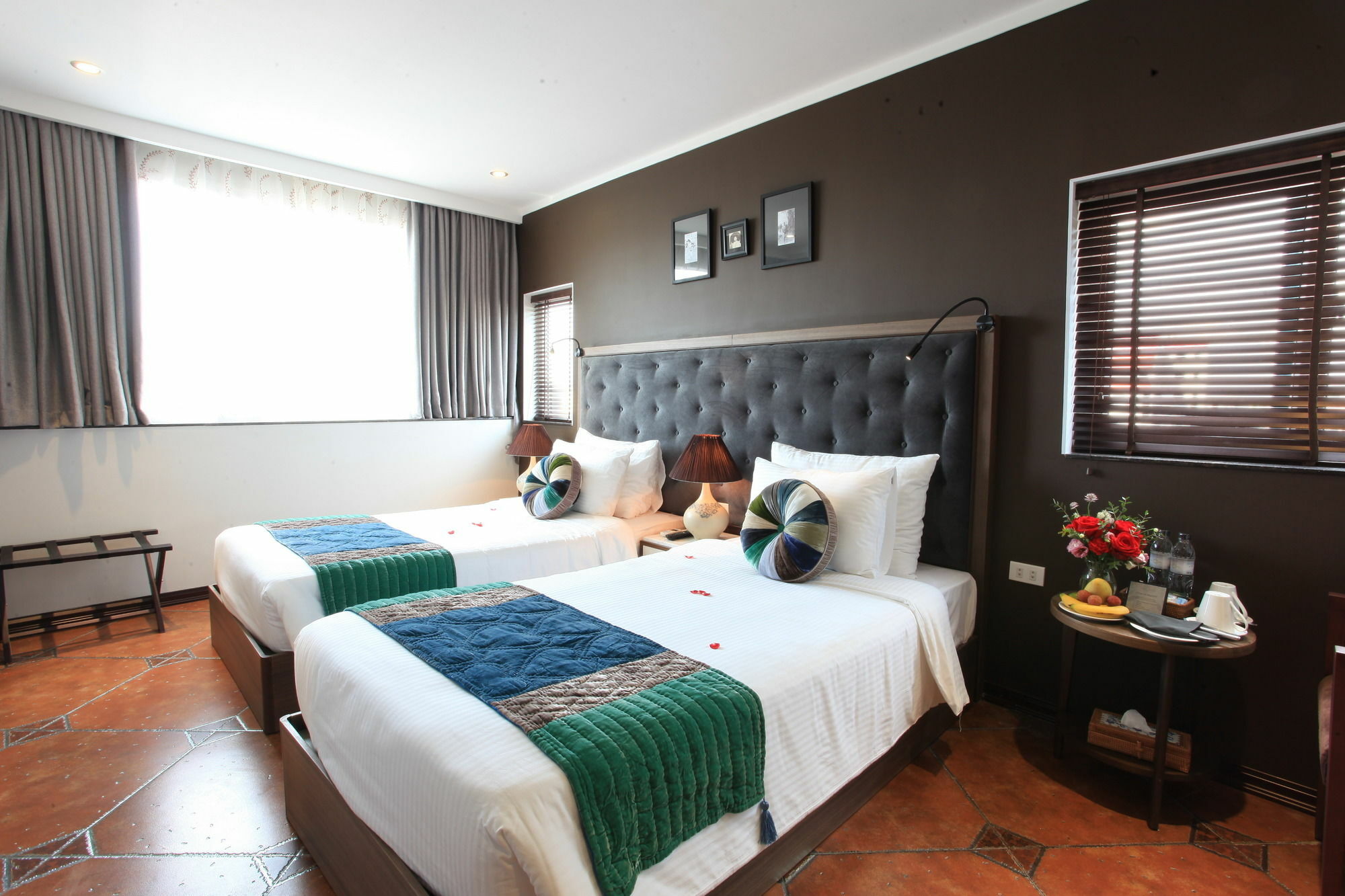 Essence Palace Hotel 3*